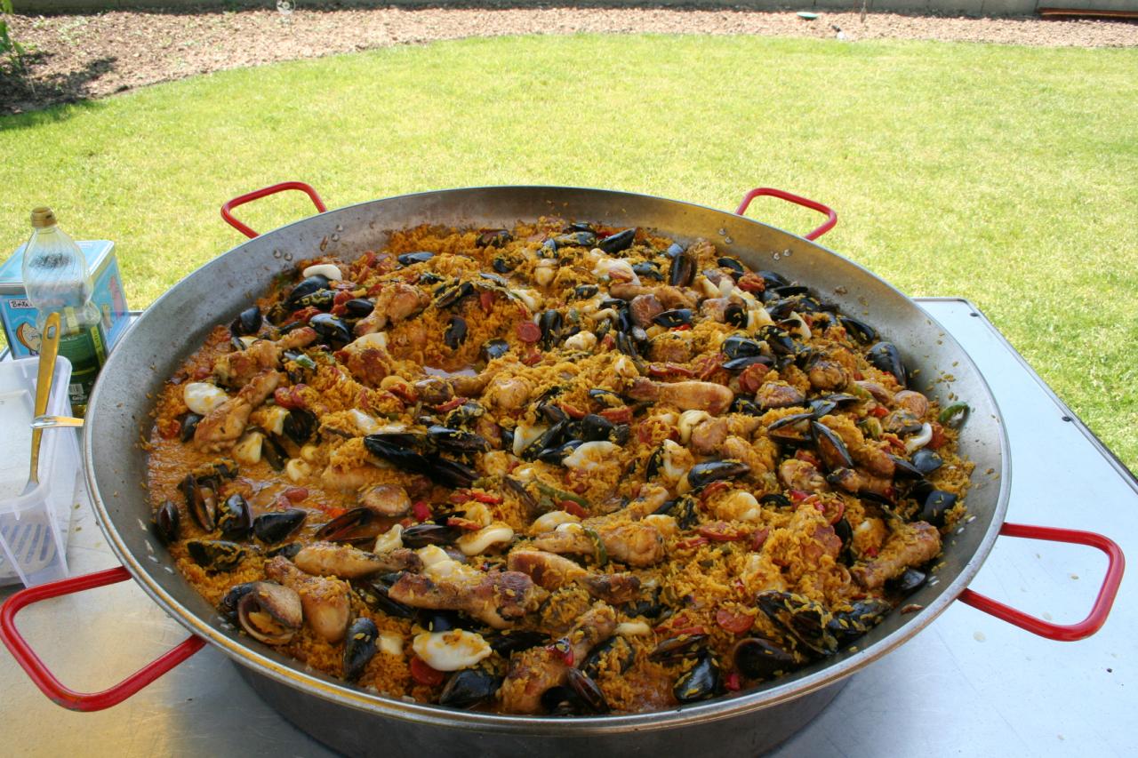Paella en cour de cuisson