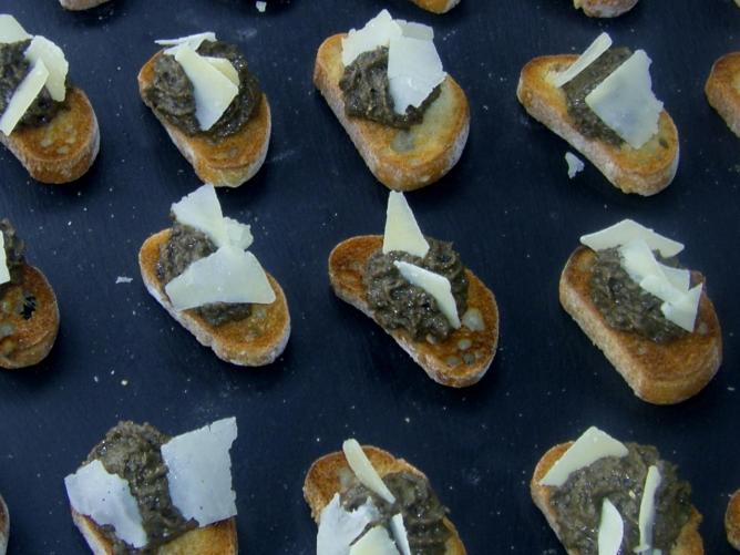 Tapenade à l'olive noire et brebis